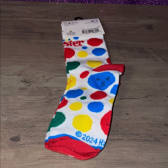 🎄 Hasbro Twister Crew Socks - Picture 4 of 5